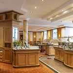 Отель Atomis Munich Airport By Mercure 4*