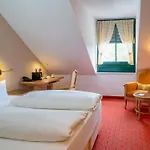 Отель Atomis Munich Airport By Mercure 4*